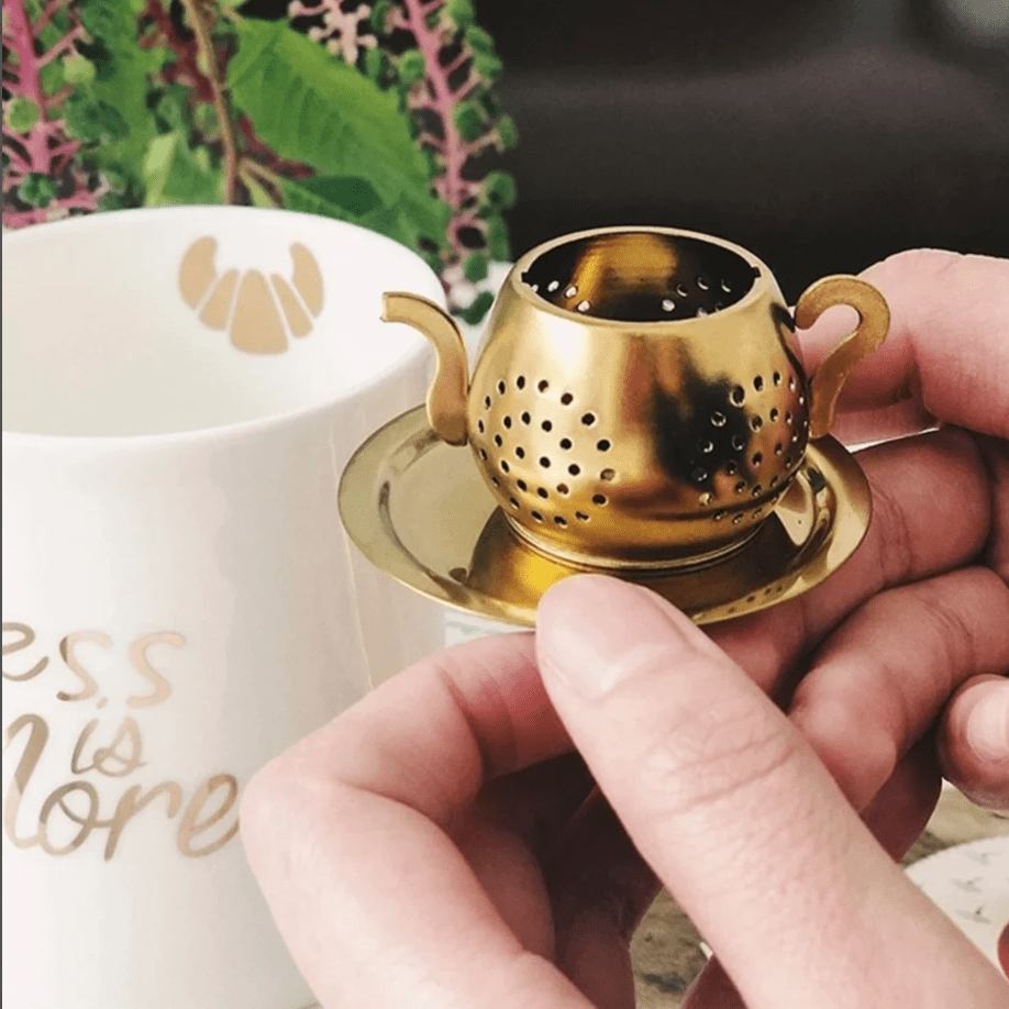 Stainless Steel Loose Leaf Tea Infuser Strainer in Golden Teapot Shape - Reusable Infuser for Herbal Spice Tea, Teaware, and Tea Ceremony Accessories