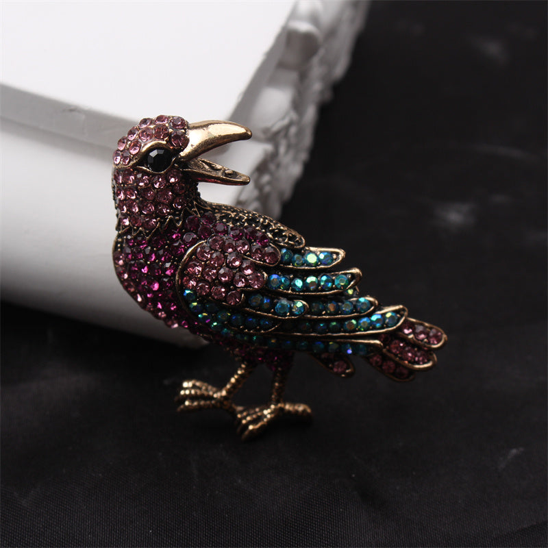 Fashion Accessory: Cute Novelty Animal Shaped Corsage with Sparkling Simulated Gemstones - Elegant Rhinestone Bird Brooch Pin