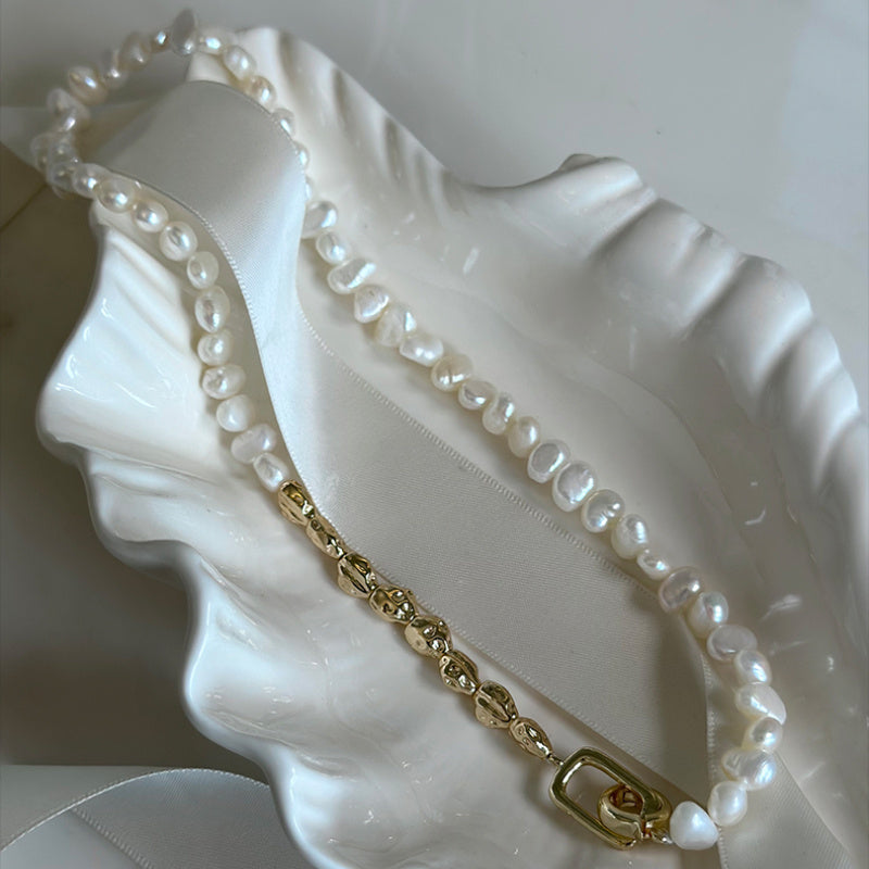 Beautiful French Vintage-Inspired Freshwater Pearl Necklace - Opulent Baroque Style Chain for Women, Ideal for Everyday and Gifts.