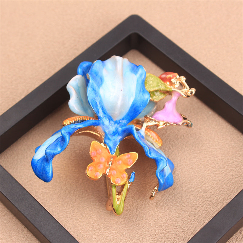 Add a touch of glamour with this elegant enamel flower brooch - a luxurious and versatile accessory for clothing, bags, and hats. Perfect for adding a touch of glamour to your travel and everyday outfits.