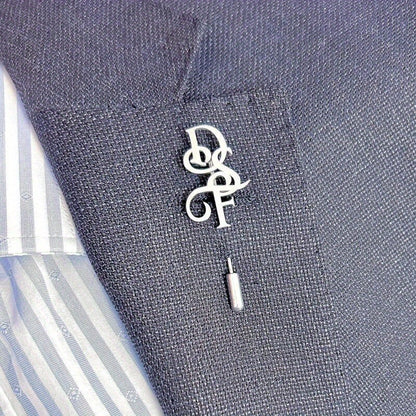 【Personalized Accessories】Custom Name Brooch Lapel Pin, Perfect for Grooms Men, Unisex Gift for Men and Fathers, Couples, Ideal for Halloween, Weddings, Christmas, and Thanksgiving (Custom notes must be in English, other languages will be translated)