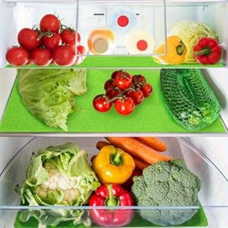 1 piece or set of 5 pieces of Fruit & Vegetable Freshness Mats. These washable mats are designed to line refrigerator drawers, keeping your produce fresh and airy for an extended period. These pads are reusable, helping to maintain the freshness of your