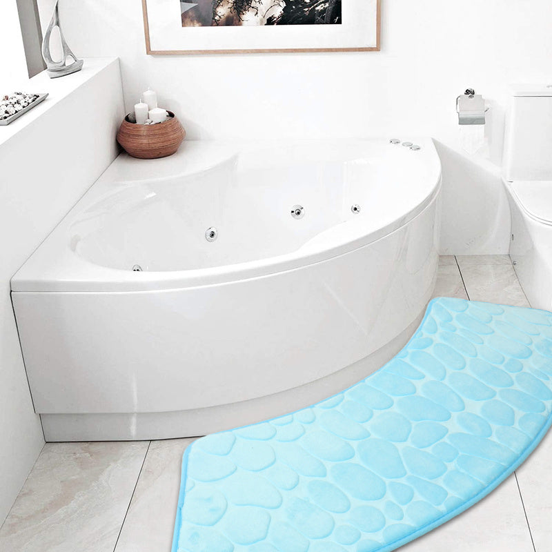 The Pebble Design Memory Foam Bath Mat is a stylish addition to your home, featuring a curved shape for added comfort. This non-slip mat is highly absorbent and can be easily machine washed. Made of thick three-layer flannel, it is perfect for use in the