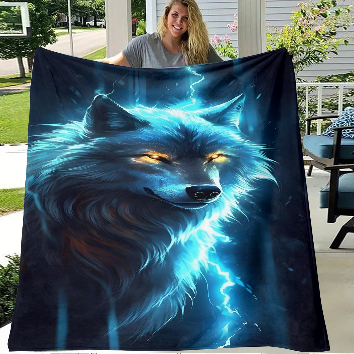 Soft and warm, this Electric Wolf Print Lightweight Flannel Blanket measures 127.0x152.4 cm and is perfect for all seasons. Featuring a stylish Bohemian digital print, this polyester blanket is allergen-free and quilted for extra comfort. Hand wash only