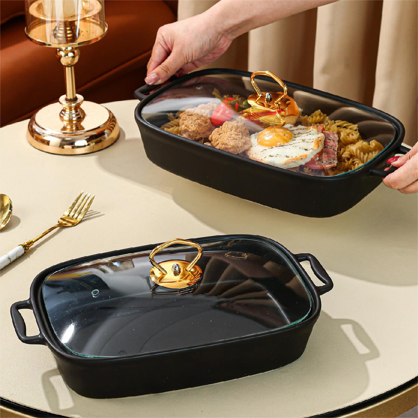 This multi-functional ceramic plate is perfect for both restaurant and home use. Ideal for the living room or kitchen, this utensil is great for baking and serving a variety of dishes such as bread, turkey, cheese, and pizza. The insulated pot can be