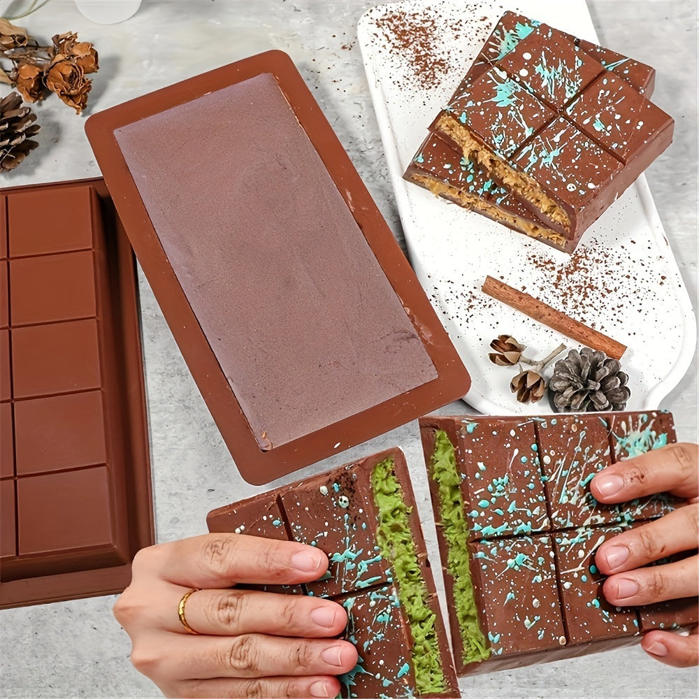 Make your own protein bars and candy with ease using this silicone chocolate mold. It is latex-free, making it safe for all users. Perfect for occasions like Christmas, Thanksgiving, and Mother's Day. The mold is easy to release and clean, making for