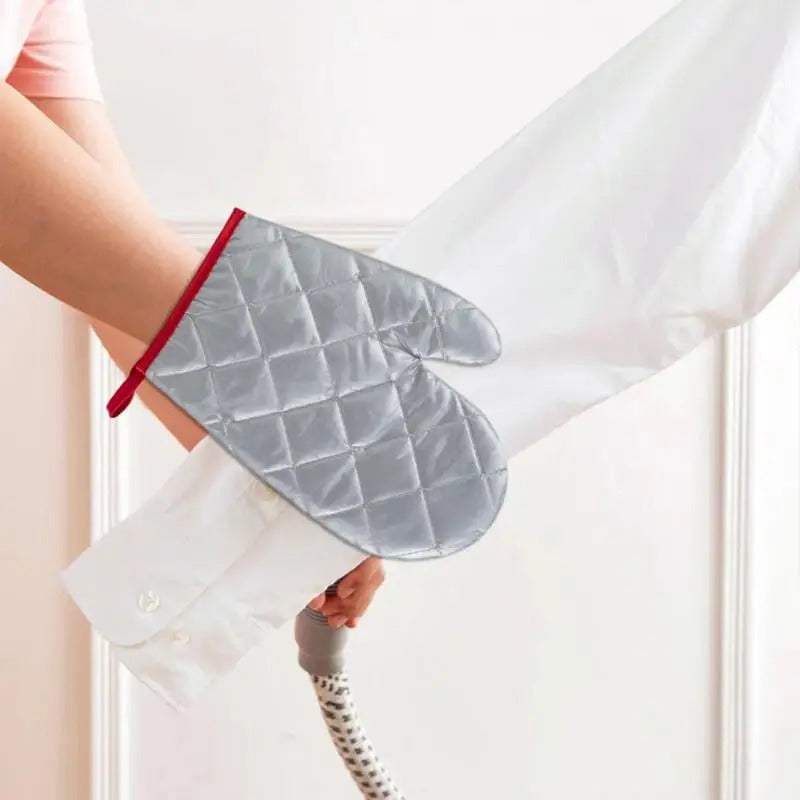 Waterproof anti-steam mitt with finger loop for garment steamers, heat resistant glove for ironing clothes, holder pad for steamers