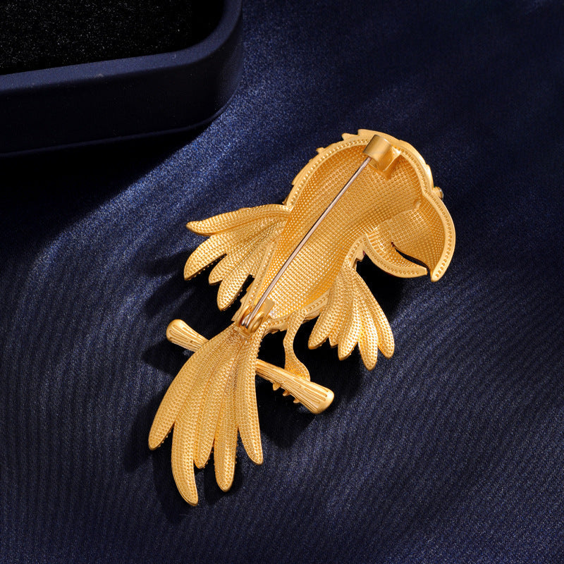 SKEDS tomonidan Vintage Parrot Emal Pin - Har ikkala erkaklar va ayollar uchun yorqin va abadiy lapel pin | Mukammal sovg'a tanlovi