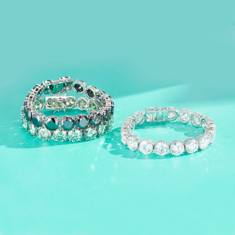 Spark Grow's 85ct Moissanite Bracelet, adorned with 1pc sparkle, features an 18K Golden Plated chain on a 925 Silver base. With its Boho Cute Style, this unisex fashion accessory is perfect for both daily wear and special occasions. This versatile piece