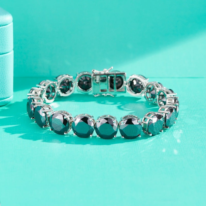 Spark Grow's 85ct Moissanite Bracelet, adorned with 1pc sparkle, features an 18K Golden Plated chain on a 925 Silver base. With its Boho Cute Style, this unisex fashion accessory is perfect for both daily wear and special occasions. This versatile piece