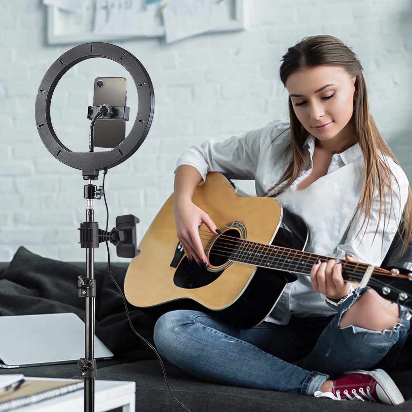 USB-powered LED ring light with stainless steel construction, suitable for beauty, vlogging, and live streaming with an operating voltage of ≤36V.