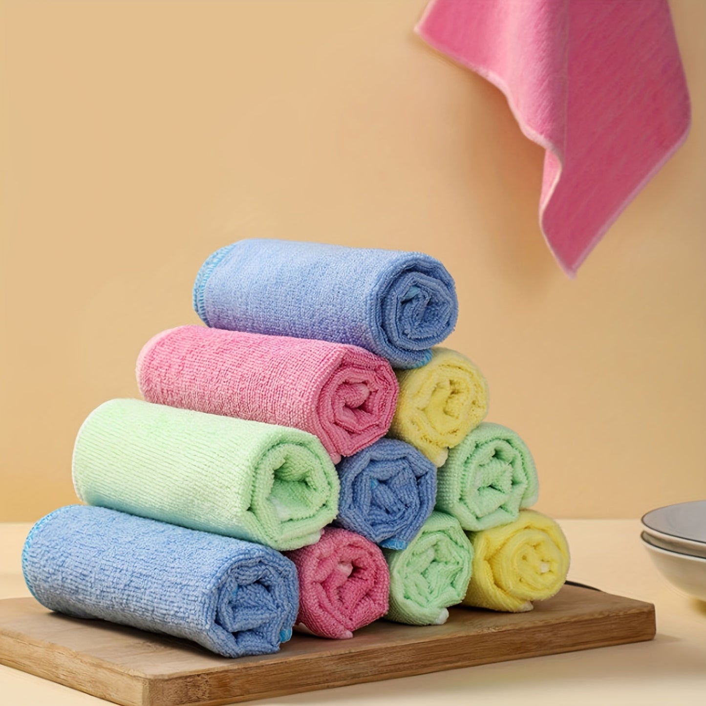 5 to 10 pieces of Kitchen Wipes, these Reusable Cleaning Cloths are Oil-Free and versatile. Use them as Dish Cloths or Multi-Purpose Cleaning Towels for various household chores. They are durable and absorbent, making it easy to remove stains and grease.