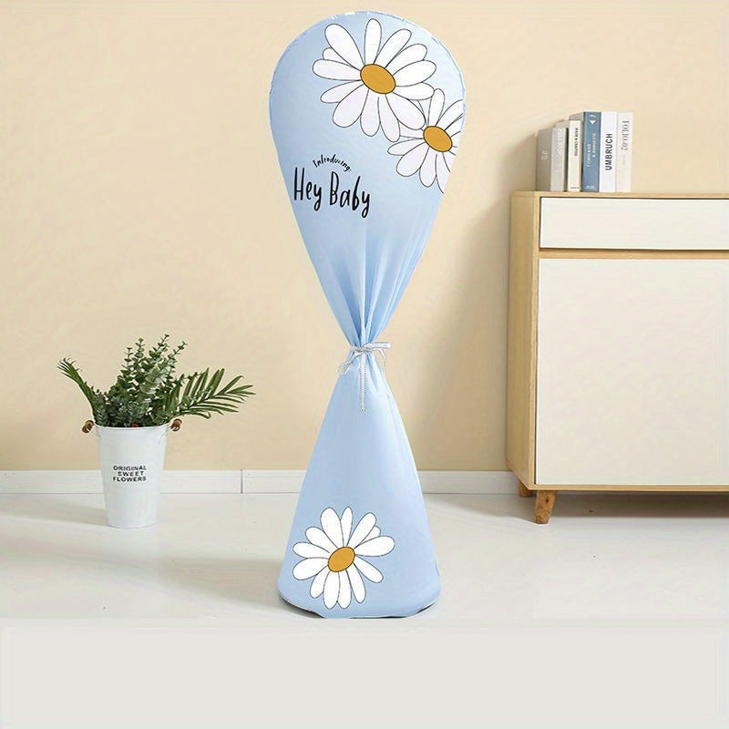 Protect your floor standing fan with this minimalist style dust cover. Made from plastic, it features a universal fit and daisy design. Keep your fan moisture-proof and dustproof, extending its lifespan and making it suitable for winter storage.