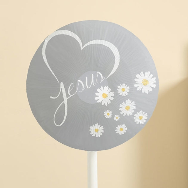 Protect your floor standing fan with this minimalist style dust cover. Made from plastic, it features a universal fit and daisy design. Keep your fan moisture-proof and dustproof, extending its lifespan and making it suitable for winter storage.