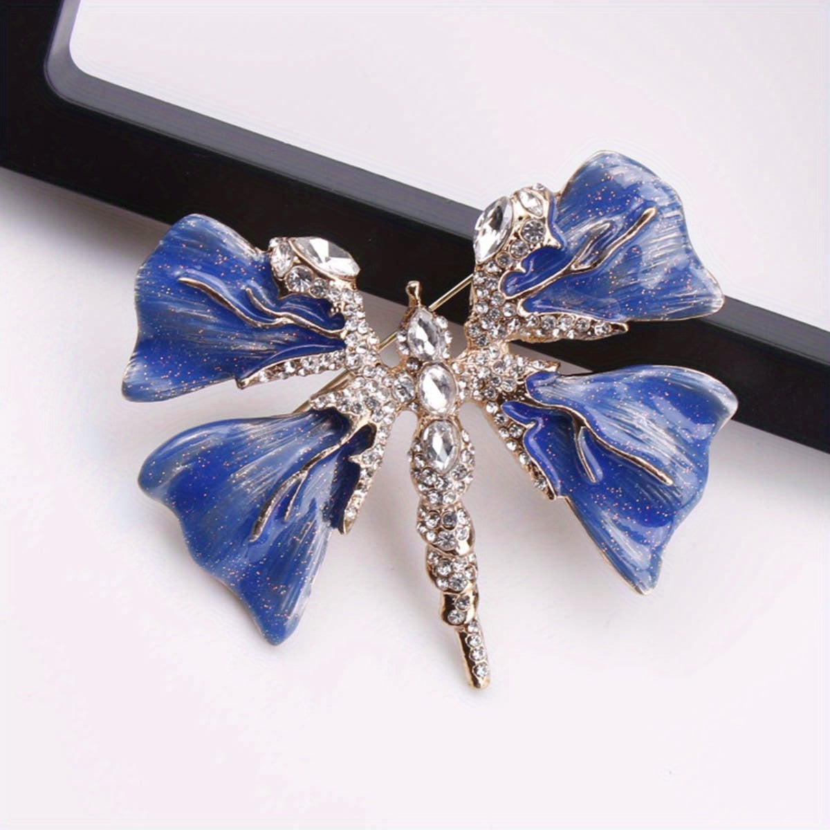 Vintage Dragonfly Shaped Brooch - Exaggerated Insect Dazzling Badge for Clothing Accessories