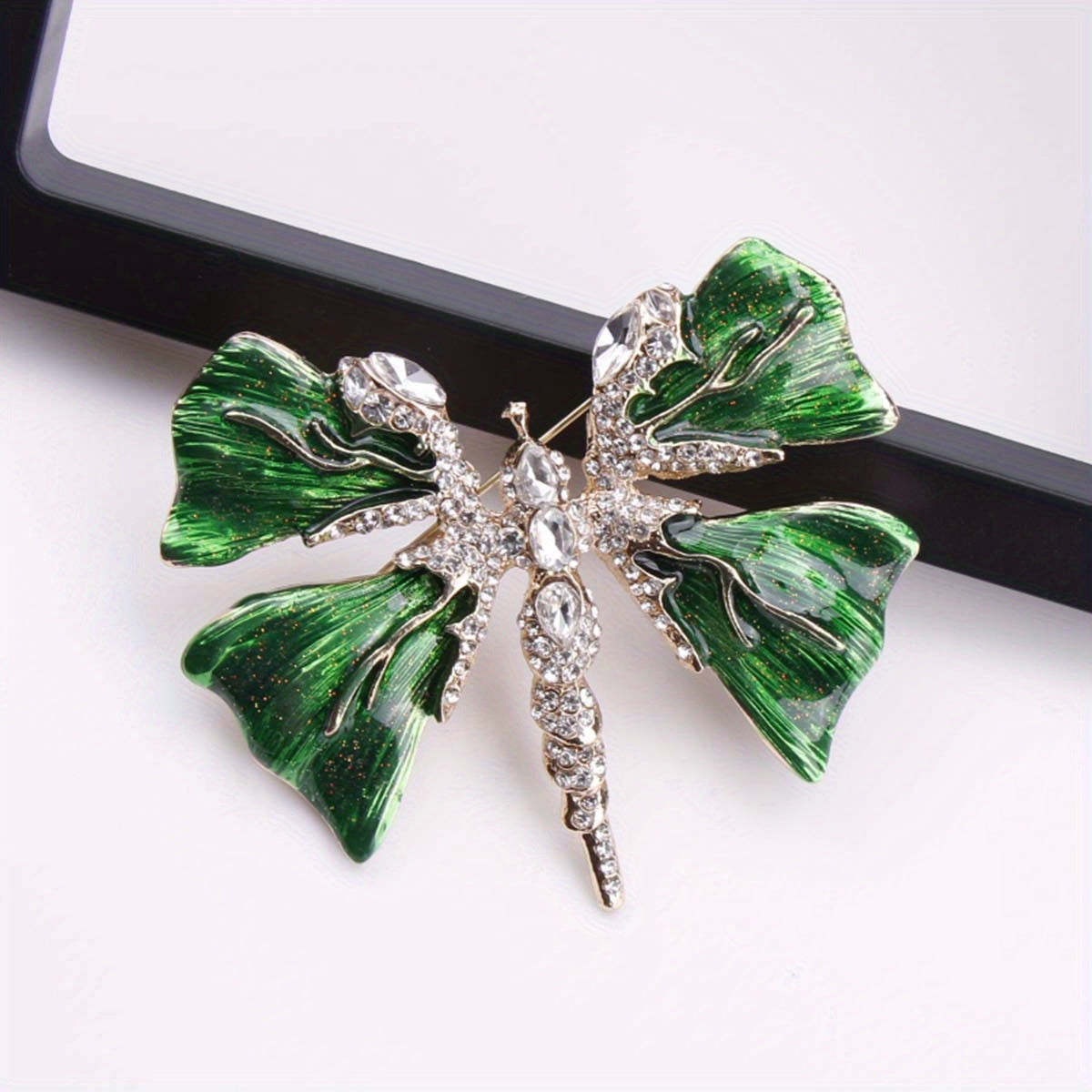 Vintage Dragonfly Shaped Brooch - Exaggerated Insect Dazzling Badge for Clothing Accessories