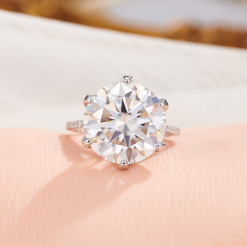 Vintage Elegant Eternals Earth Moissanite Engagement Ring with 5/10 Carat, 1pc, crafted in 18K Golden Plated 925 Silver. This luxury shiny jewelry is perfect for Wedding, Party, Banquet, Birthday, Anniversary, or as a Valentine's Day Gift.