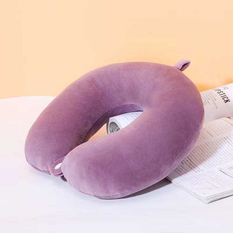 One U-shaped Travel Neck Pillow, suitable for adults, perfect for napping, sleeping, or resting while traveling. Can be used in cars, airplanes, offices, or while camping. Perfect for students as well.