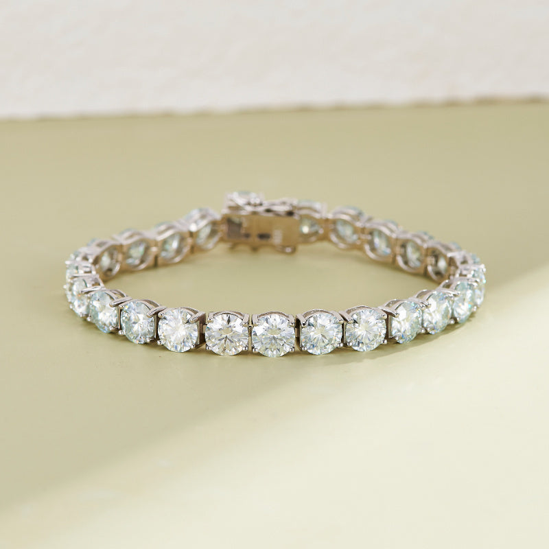 Shavano Elegant Vintage Tennis Bracelet: 18K Gold Plated 925 Silver, Featuring Round Cut Moissanite Stones. Perfect for Daily Wear or Special Occasions, this Bracelet makes a Thoughtful Thanksgiving Gift for Her. A Timeless Piece of Jewelry for All