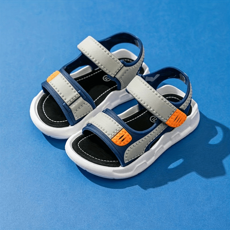 Boys' Summer Fashion Sandals: Comfortable PVC material with breathable design and magic tape closure, ideal for casual outdoor and beach use. Suitable for toddlers and young boys up to age