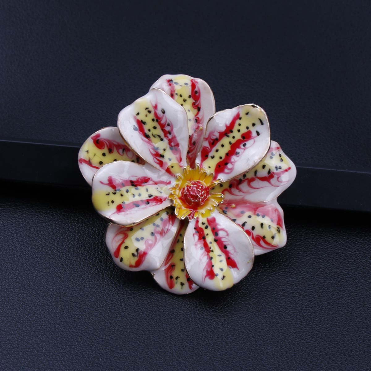 Exquisite Enamel Floral Brooch Pin - Distinctive Oil Drip Pattern, Suitable for Suits & Sweaters, Great Gift for Both Men and Women