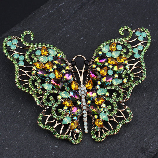 Vintage Hollow 3D Butterfly Brooch in Retro Palace Style, with Diamond-encrusted Water Crystal and Vintage Irregular Shape - A Unique Pin and Button Accessory for Clothing and Shoes for Women