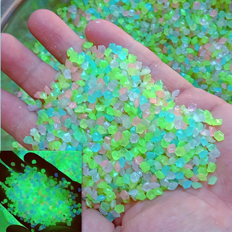 1000pcs of 3-5mm Luminous Sand and Stone for aquascaping, succulent decoration, gardens, bonsai, passageways, and aquariums.