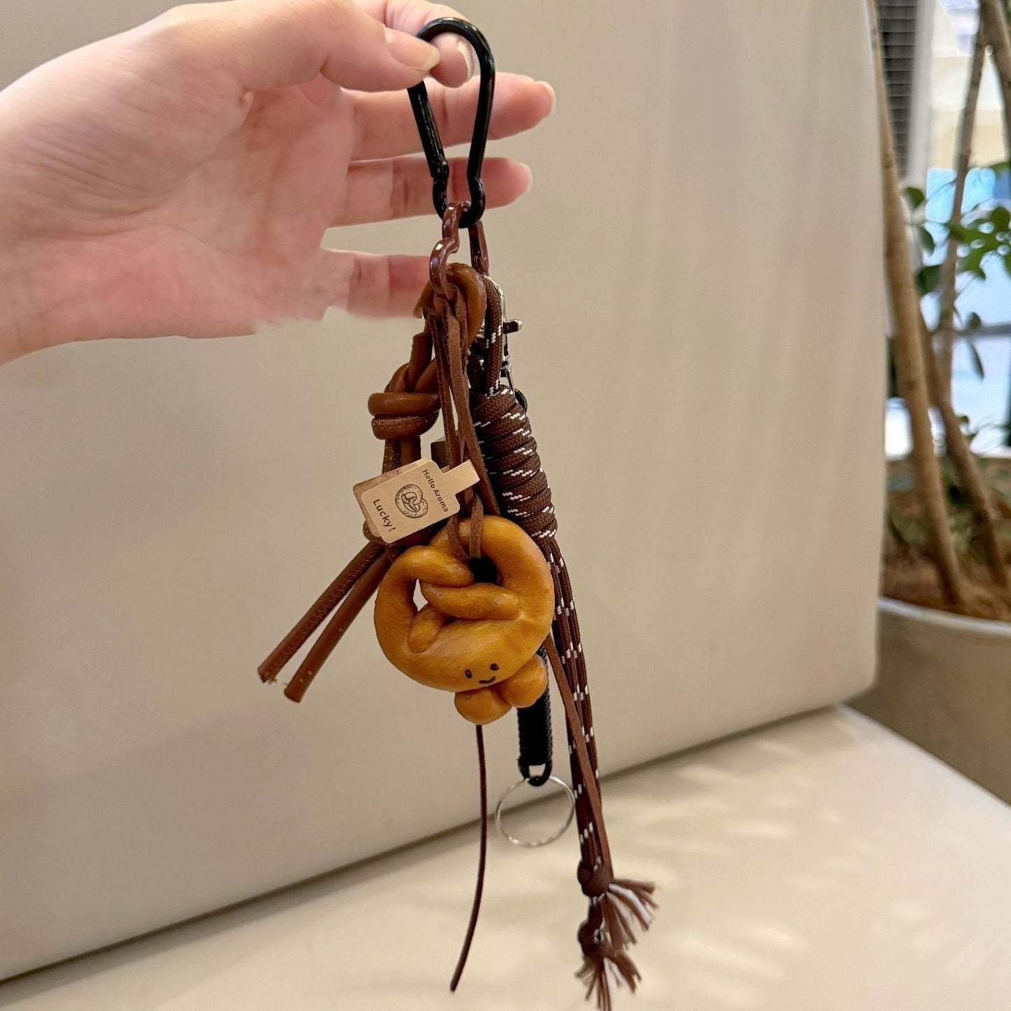 Charming Autumn & Winter Bread Keychain with Chocolate Bar Charm - Stylish Polyester Accessory for Women, Perfect for Gifts and Special Occasions, 1 Piece