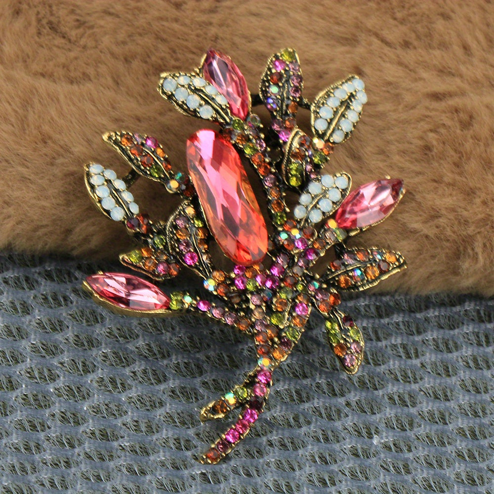 Stylish Brooch with Vintage Charm: Rhinestones & Enamel Flower - Ideal Holiday Present