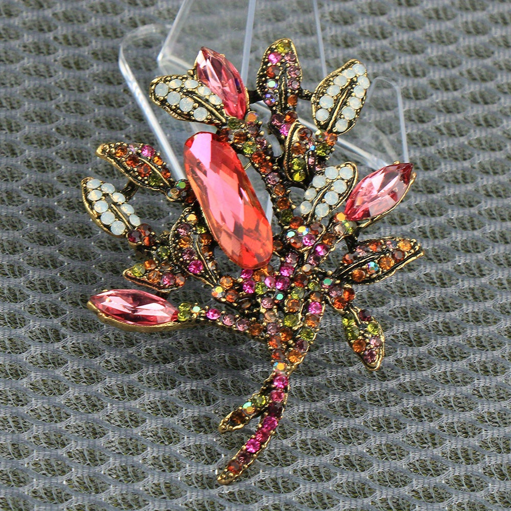 Stylish Brooch with Vintage Charm: Rhinestones & Enamel Flower - Ideal Holiday Present