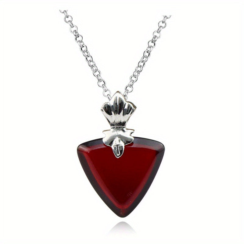 Introducing the new Fate/Zero cross-border anime peripheral - the Tohsaka Rin Heart-shaped Necklace. This pendant is suitable for both men and women, making it a portable and stylish accessory to show off your love for the series.