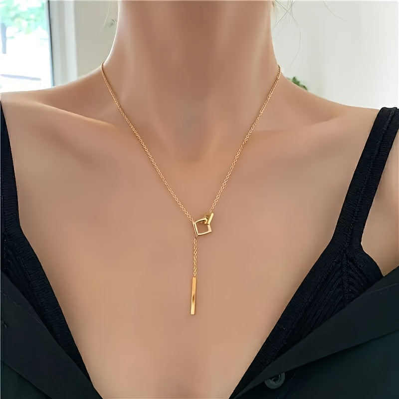 Chic Vintage Geometric Square Pendant Necklace - Elegant Gold Tone Accessory for Women, Ideal Gift