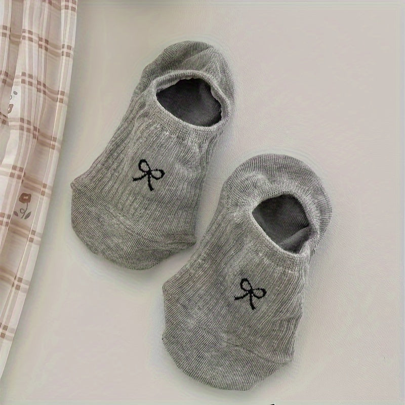 5 pairs of cute and sweet low cut boat socks with bow print for women.