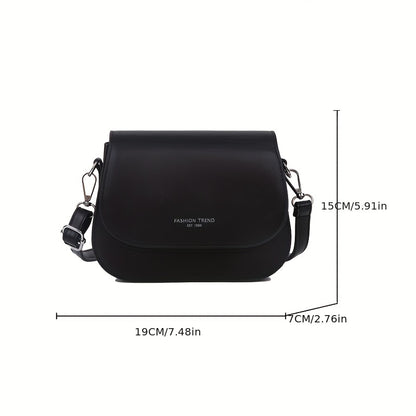 New trendy solid color crossbody bag for women, simple and fashionable shoulder saddle bag.