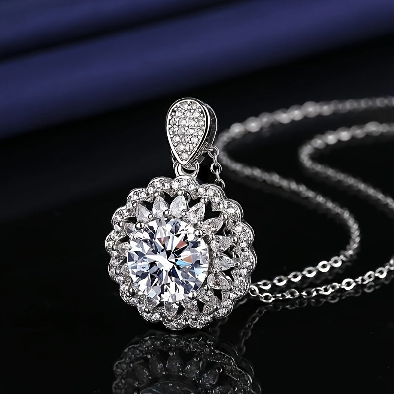 Sophisticated 5ct Moissanite Sunflower Pendant Necklace - Chic and Minimalist Style, Ideal for Everyday Wear or Gifting