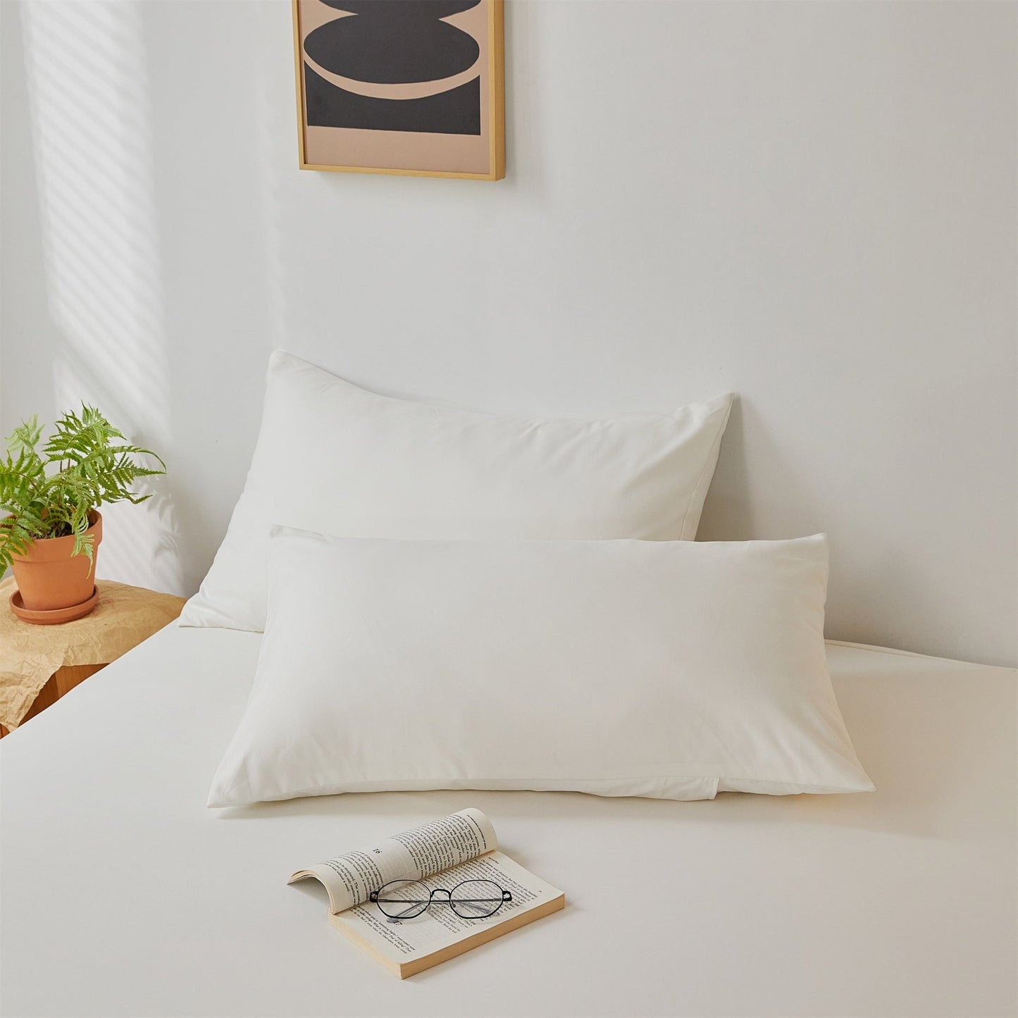 Top Pick: Set of 2 Soft Breathable Brushed Microfiber Pillowcases in Solid Color, Easily Machine Washable