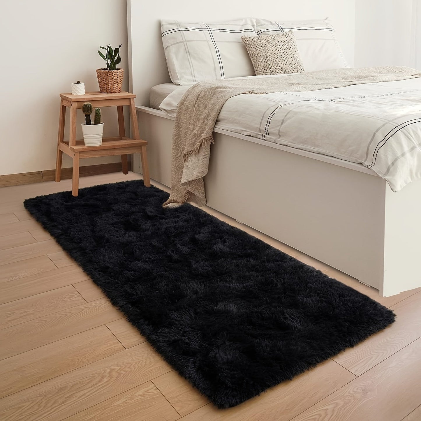 Soft area rug with tie-dye design, perfect for your bedroom or living room. This washable patio mat is ultra fuzzy and adds a decorative touch to any space. It is also suitable for use as a bedside accessory, in a cloakroom, or on a coffee table.