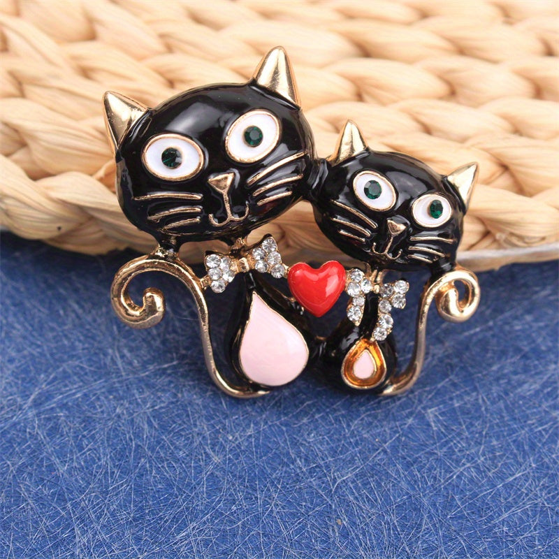 Brooch with Cartoon Cat Pattern and Rhinestone Inlay, Perfect for Women's Clothing, Lapel Pin for Dresses, Coats, and Sweaters, A Stylish Corsage Accessory