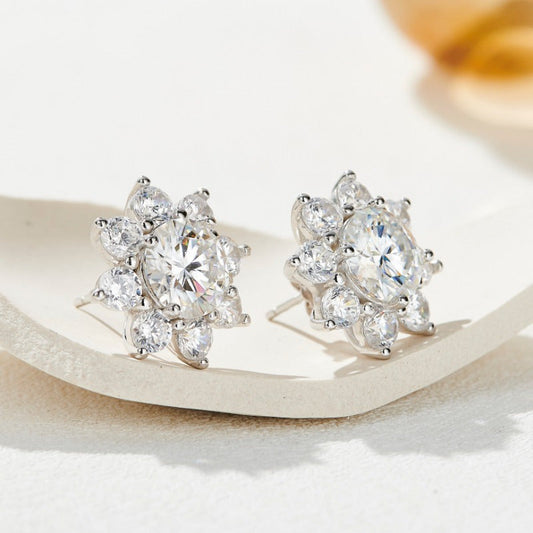 Get ready to shine in these adorable Y2K style sunflower stud earrings, featuring sparkling moissanite stones set in 925 sterling silver. With a luxurious 18K golden plated finish, these earrings are perfect for everyday wear or as a special gift for