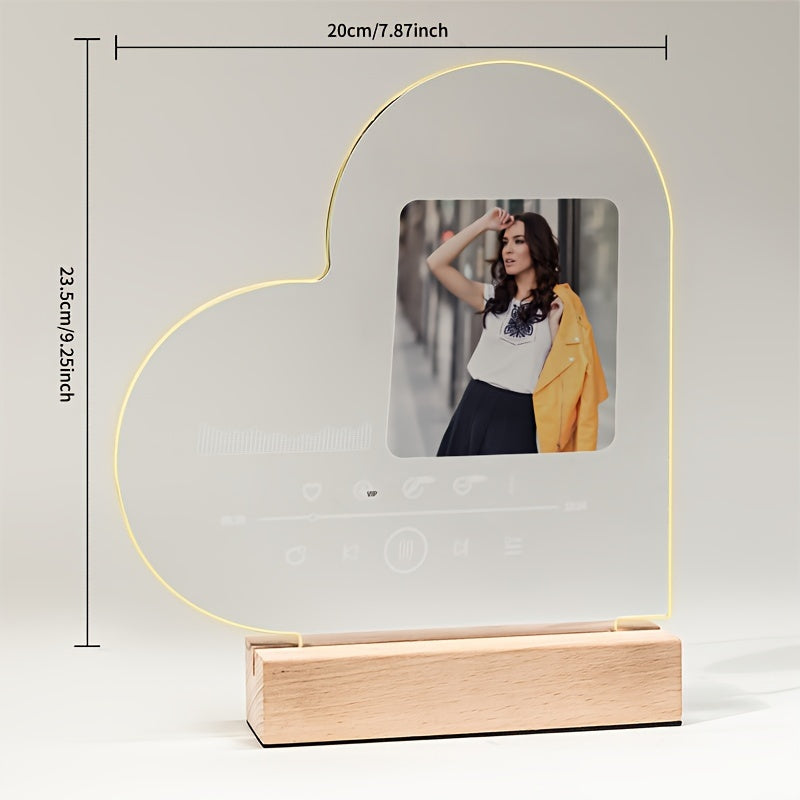 Acrylic photo frame in the shape of a luminous heart, customized with your own photos. This creative display frame makes for a personalized and memorable keepsake.