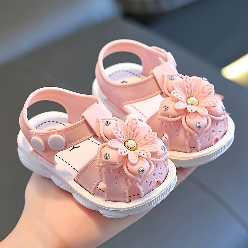 New Princess Sandals for Girls with Hollow Design, Soft Sole, Hook & Loop Closure, PVC Material, Cartoon Pattern, Summer 2024 Collection for Infants and Toddlers.