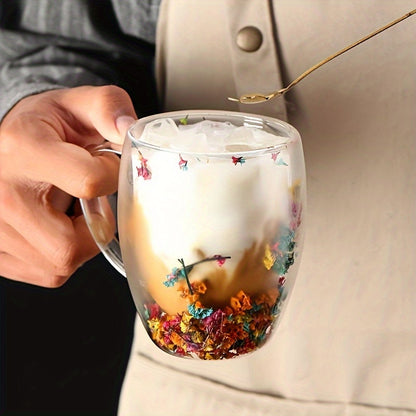 Glass coffee cup with dried flower inside, double-walled espresso cup with heat insulation and quicksand effect, suitable for both hot and cold drinks. Perfect birthday gift.