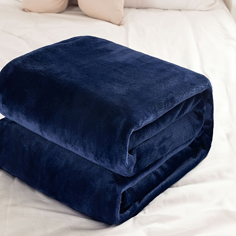 Stay warm and cozy with our luxurious Royal Blue Flannel Throw Blanket. This vintage-style blanket is soft, warm, and machine washable, making it perfect for year-round comfort. Made from 100% polyester and weighing between 200-250g, this throw blanket