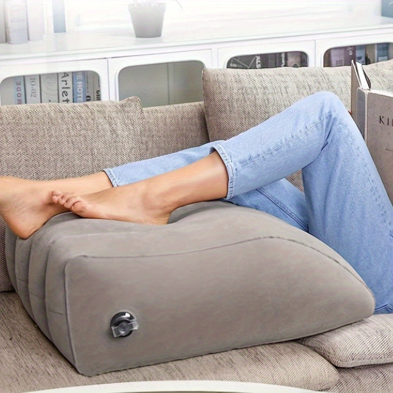 Introducing the Inflatable Leg Support Pillow featuring a new nozzle design! Made from polyester fiber, this 1pc pillow is perfect for muscle relaxation, comfortable leg positioning, naps, injury recovery, and more. Suitable for adults aged 18 and up.