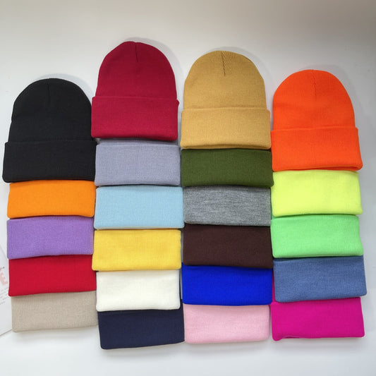 New winter hats for both men and women! These cute solid-colored beanies are perfect for autumn and will keep you warm and stylish. Great for casual wear or as a Christmas gift.