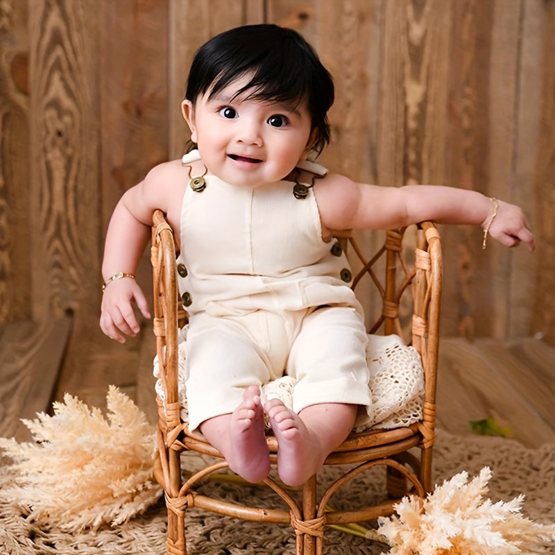 Vintage Style Photography Chair, Handwoven Rattan Chair for Photoshoots, Stylish Furniture for Photography Poses.