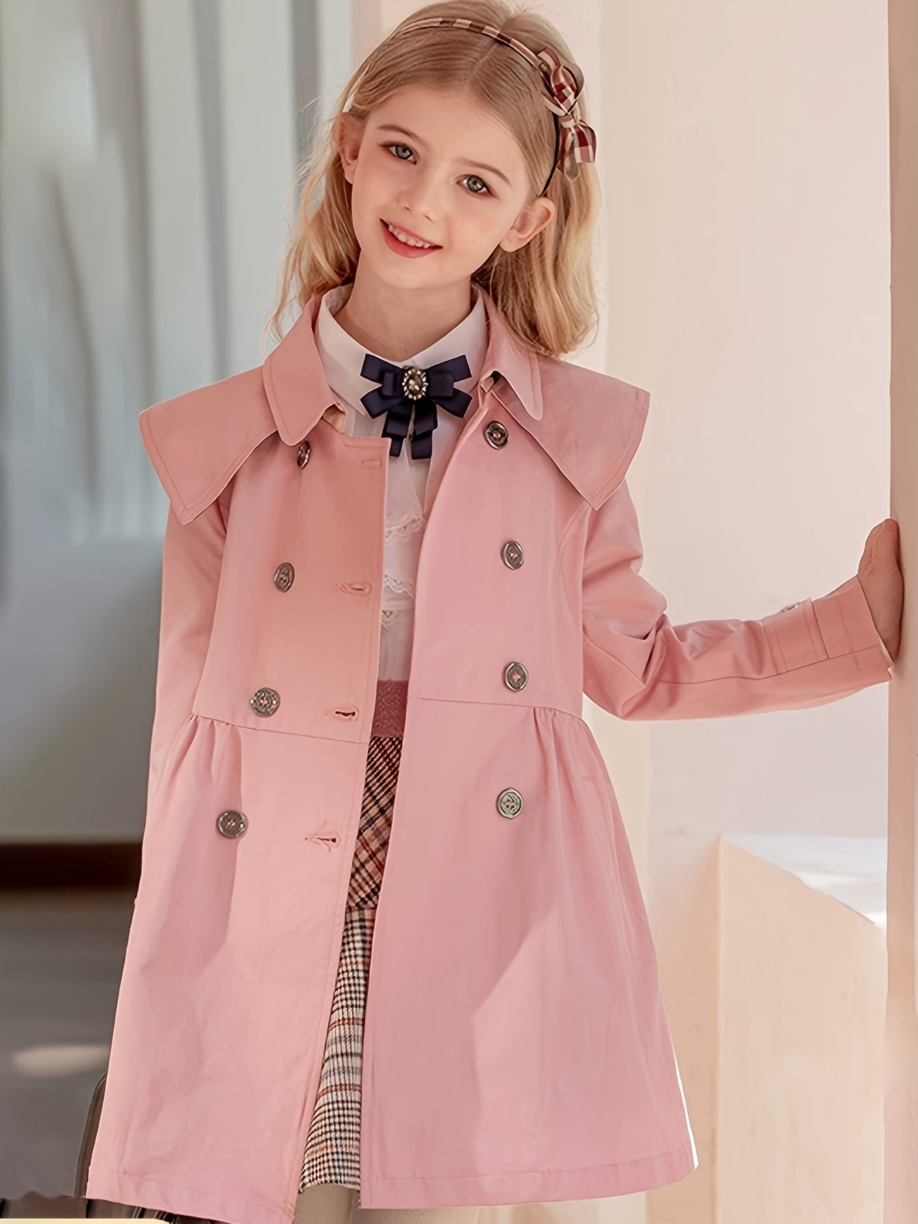 New princess-style trench coat for girls, tailored waist, British outerwear for autumn and winter.