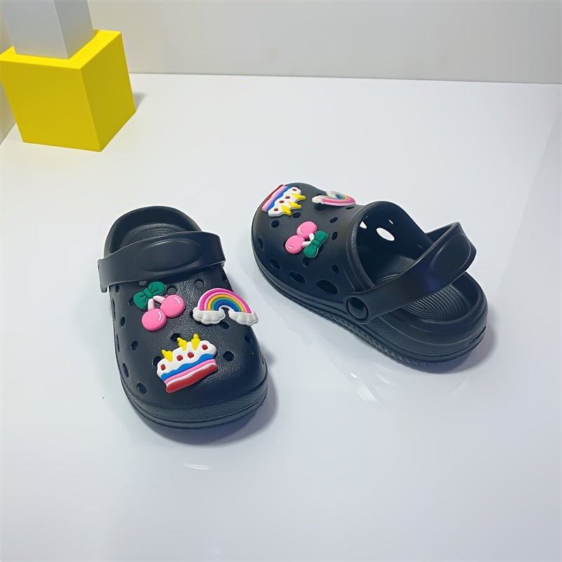 Cute cartoon slippers for girls, non-slip lightweight clogs for indoor use in all seasons.