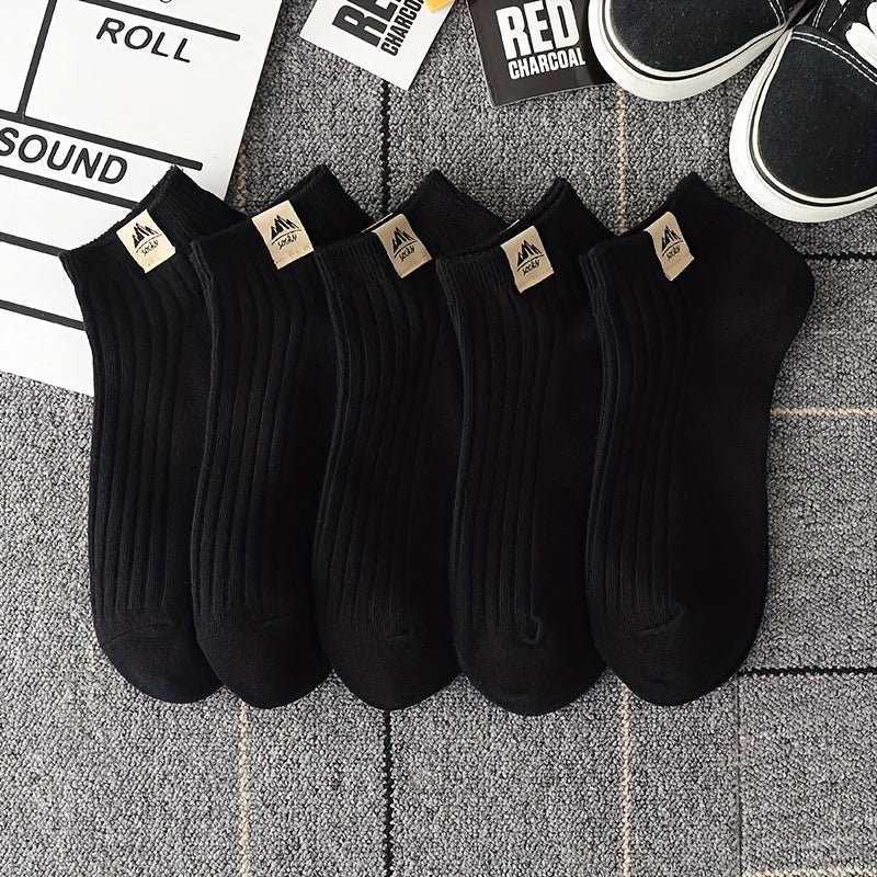 Five pairs of summer thin black and white socks for men and women are breathable, sweat-absorbing, and odor-resistant, making them popular low-cut boat socks for spring and autumn.