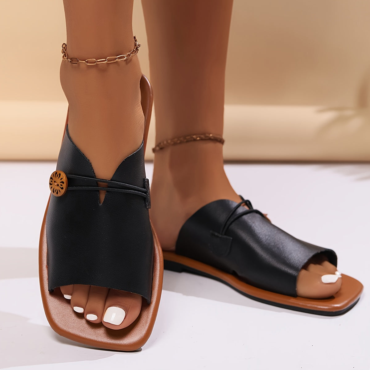 Flat slide sandals with square toe, two-tone retro design, perfect for summer outings.